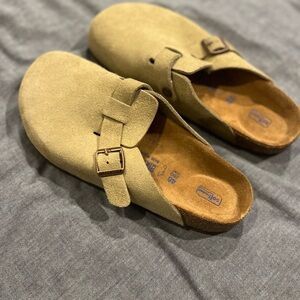 Birkenstocks size 40 (women’s 10) never worn. Boston Soft Footbed